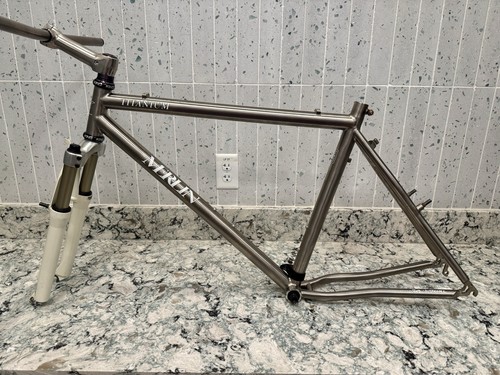 Vintage merlin xlm - extra, light